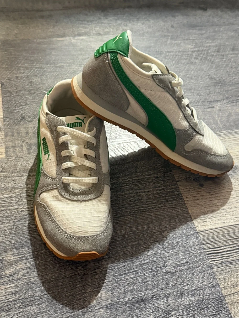 Puma Kids Sneakers Size 1C White Gray Green Suede Lace Up Shoes sporty